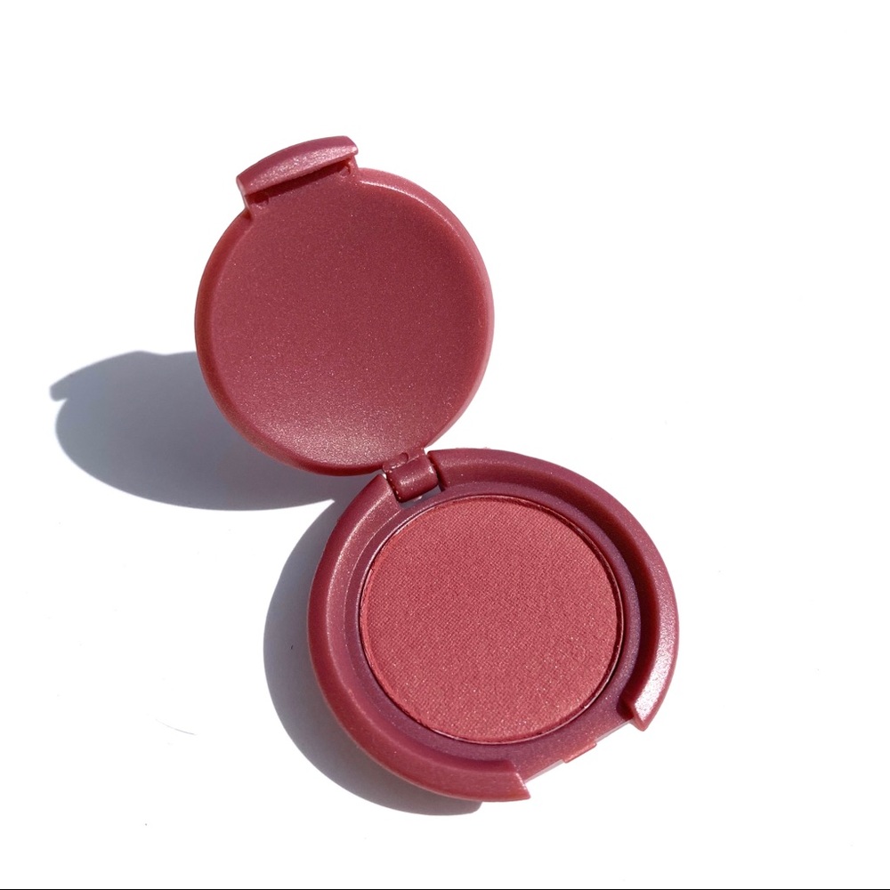 lush eyeshadow Travel size poolside IBY beauty